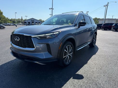 Used 2023 INFINITI QX60 Sensory w/ Vision Package AWD/4WD image 3