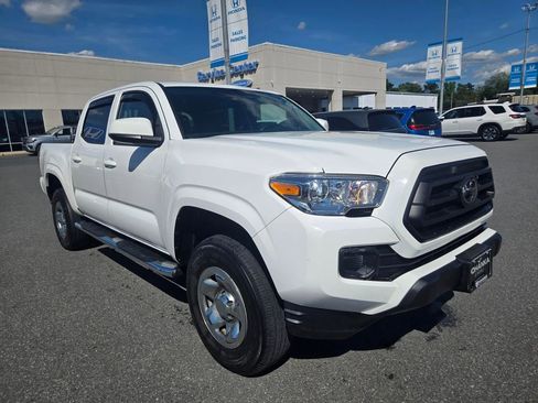 Used 2022 Toyota Tacoma SR AWD/4WD image 3