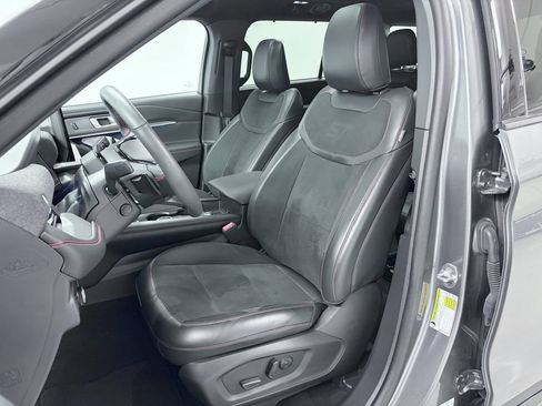 Used 2025 Ford Explorer ST AWD/4WD image 13