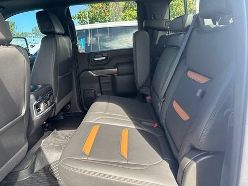 Used 2020 GMC Sierra 2500 AT4 w/ Technology Package AWD/4WD image 6