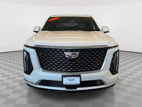 Certified 2025 Cadillac Escalade Premium Luxury image 2