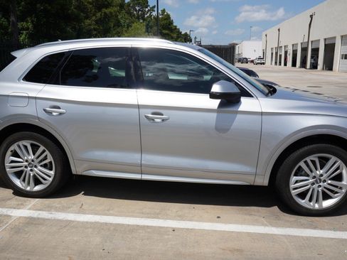 Used 2019 Audi Q5 2.0T Premium Plus w/ Premium Plus Package AWD/4WD image 4