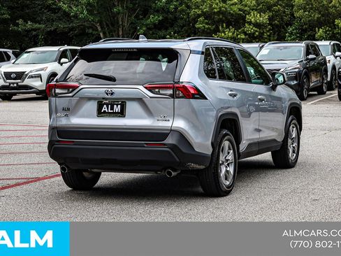 Used 2024 Toyota RAV4 LE AWD/4WD image 6