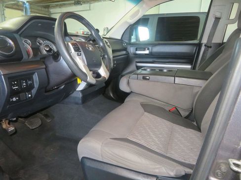 Used 2017 Toyota Tundra SR5 w/ TRD Off Road Package image 20