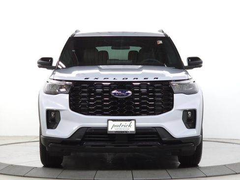 Used 2026 Ford Explorer ST-Line AWD/4WD image 2