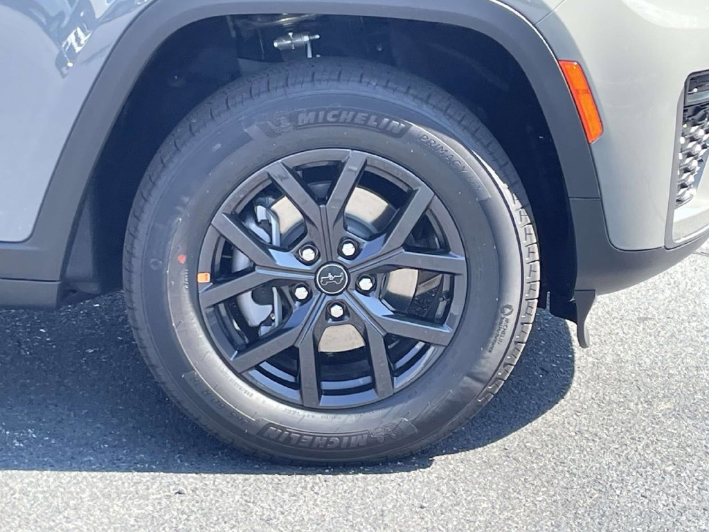 New 2027 Jeep Grand Cherokee Altitude AWD/4WD image 10