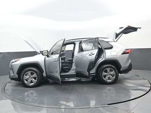 Used 2025 Toyota RAV4 LE image 33
