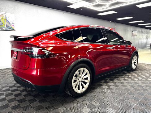 Used 2017 Tesla Model X 75D image 13