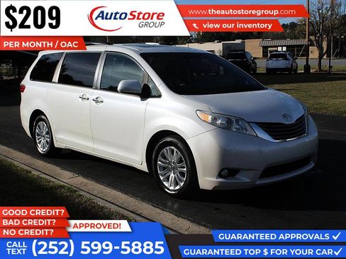 Used 2016 Toyota Sienna XLE FWD image 4