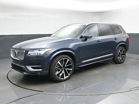 Used 2023 Volvo XC90 B6 Plus w/ Protection Package Premier AWD/4WD image 4