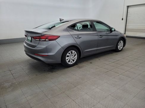 Used 2018 Hyundai Elantra SE w/ SE Connectivity Package 04 FWD image 10