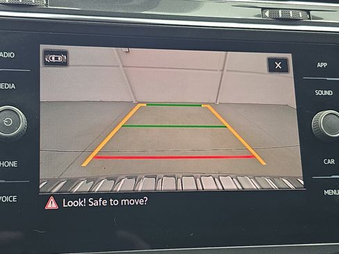 Certified 2023 Volkswagen Tiguan SE R-Line image 22