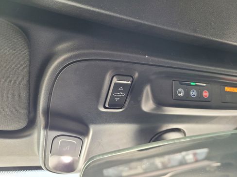 Used 2022 Chevrolet Camaro LT image 18