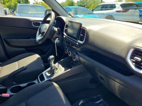 Used 2020 Hyundai Venue SE FWD image 30
