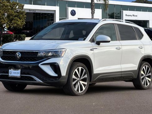 Used 2022 Volkswagen Taos SE image 8