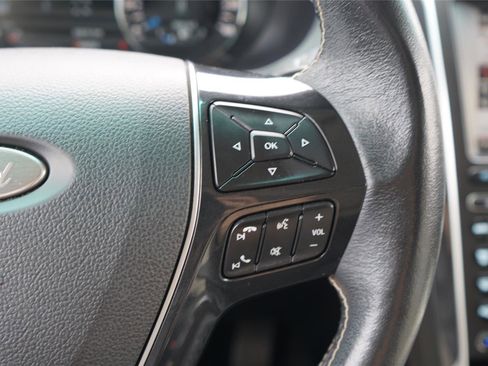 Used 2016 Ford Explorer Platinum AWD/4WD image 17
