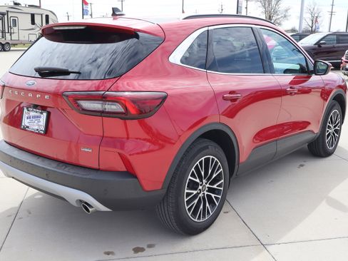 Used 2025 Ford Escape SE image 6