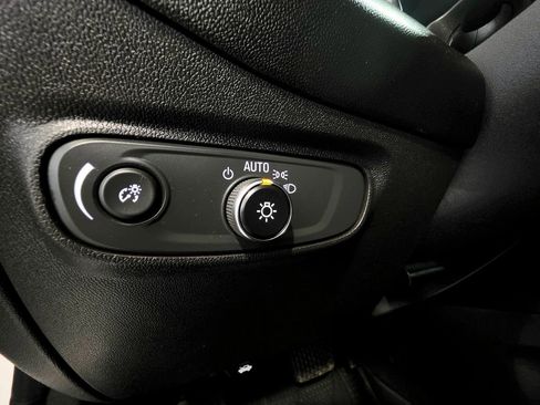 Used 2022 Chevrolet Equinox LT FWD image 26