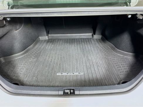 Used 2022 Toyota Camry SE w/ Cold Weather Package image 28