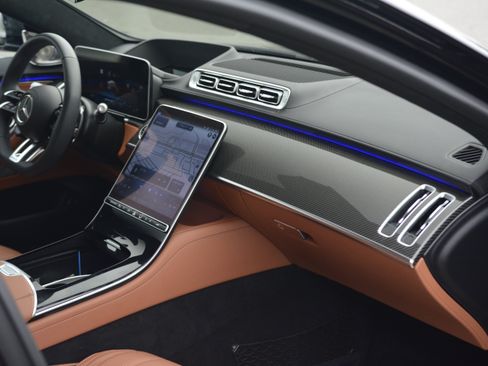 Used 2025 Mercedes-Benz S 63 AMG S image 33