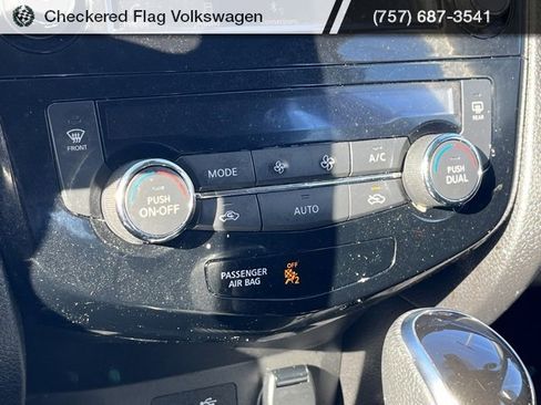 Used 2021 Nissan Rogue Sport SV image 38