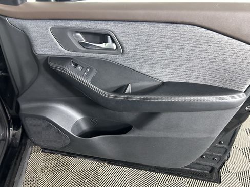 Certified 2023 Nissan Rogue SV image 40