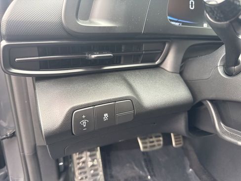 Used 2025 Hyundai Elantra Sport FWD image 16