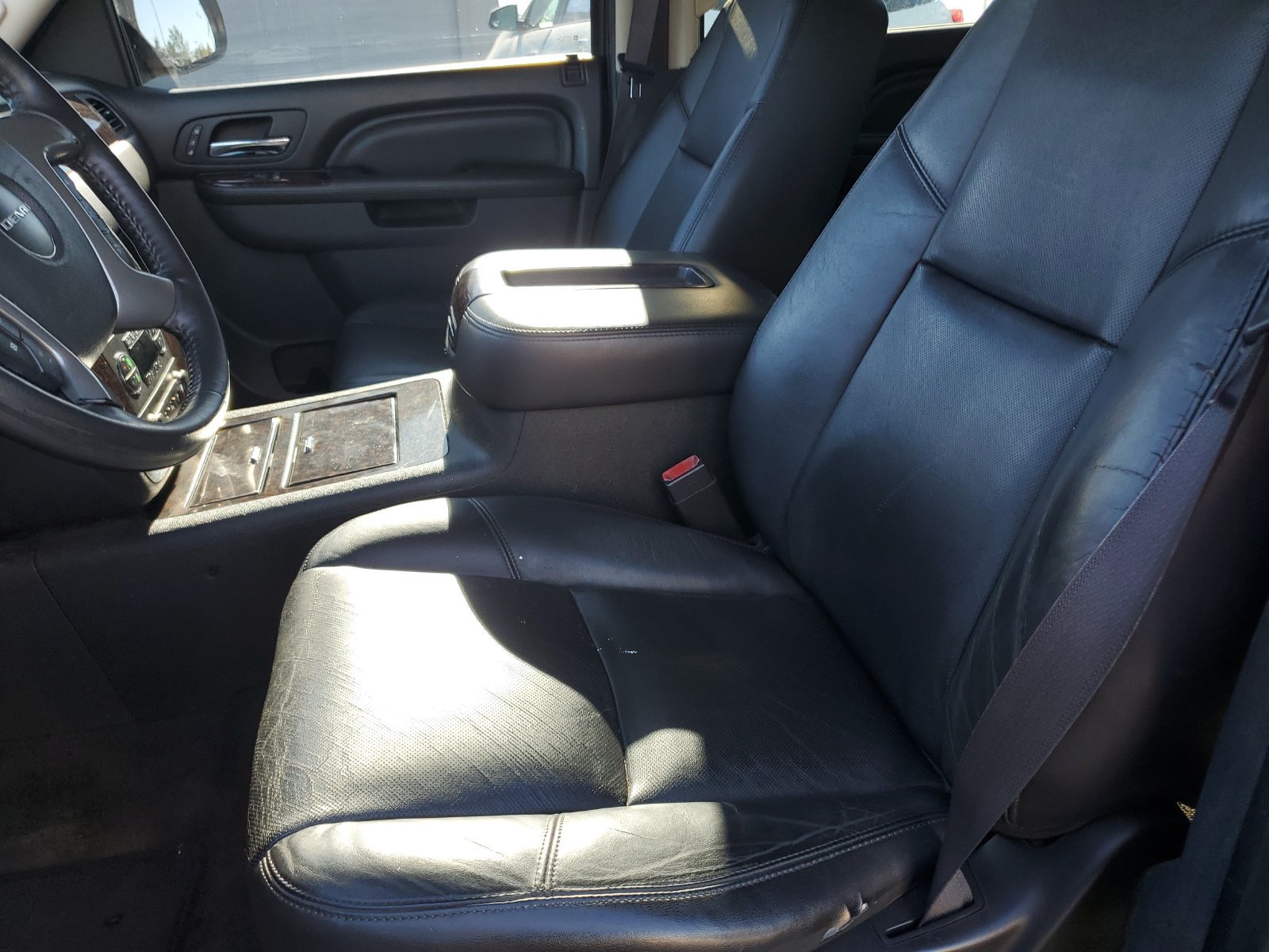 Used 2012 GMC Yukon XL Denali AWD/4WD image 18
