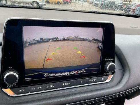 Used 2023 Nissan Rogue SV image 27