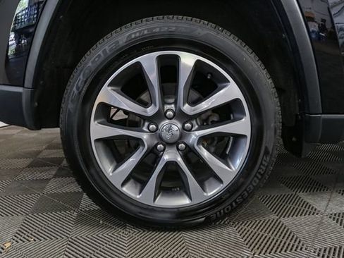 Used 2018 Jeep Grand Cherokee Limited w/ Luxury Group II AWD/4WD image 17