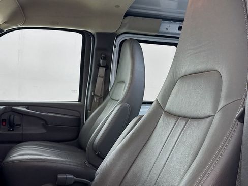 Used 2014 Chevrolet Express 1500 image 21