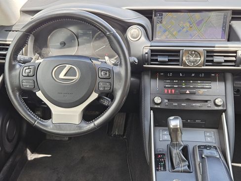 Used 2018 Lexus IS 300 w/ Comfort Package RWD image 26