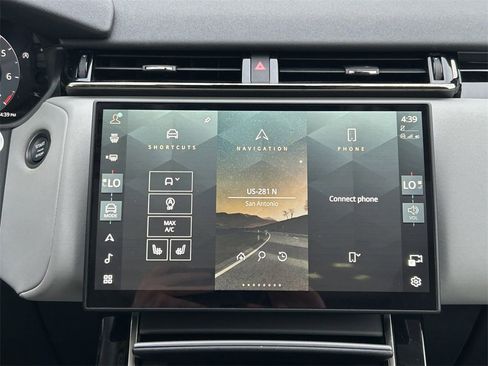 Used 2025 Land Rover Range Rover Velar Dynamic SE image 21