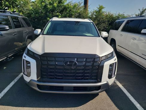 Used 2025 Hyundai Palisade SEL FWD image 2