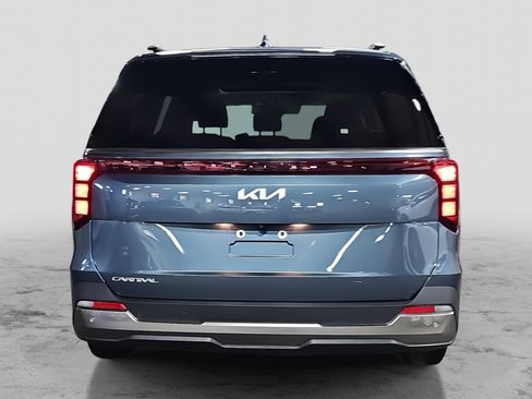 Used 2025 Kia Carnival SX image 6