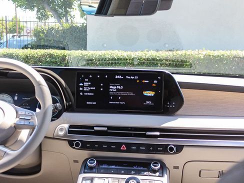 Used 2023 Hyundai Palisade Limited FWD image 17
