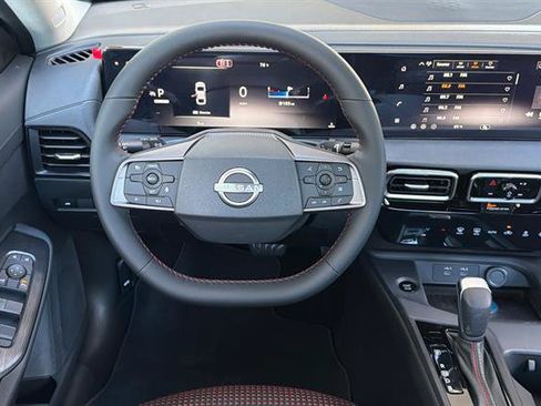 New 2027 Nissan Sentra SR w/ Floor Mat Package FWD image 15