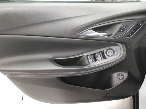 Used 2022 Buick Encore GX Essence w/ Experience Buick Package image 27