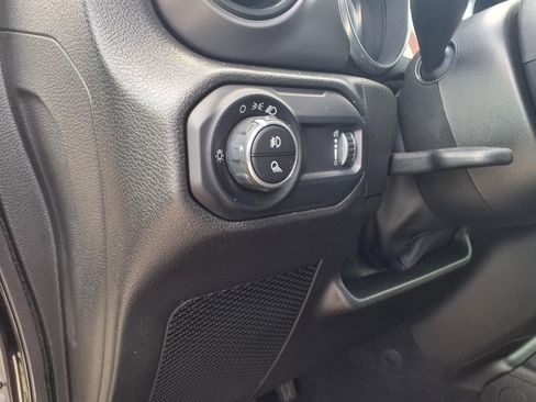 Used 2023 Jeep Gladiator Sport AWD/4WD image 14