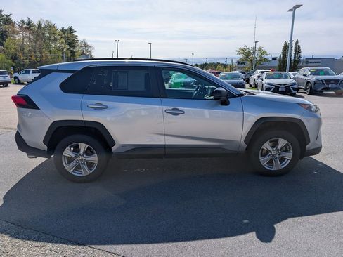 Used 2022 Toyota RAV4 LE AWD/4WD image 6