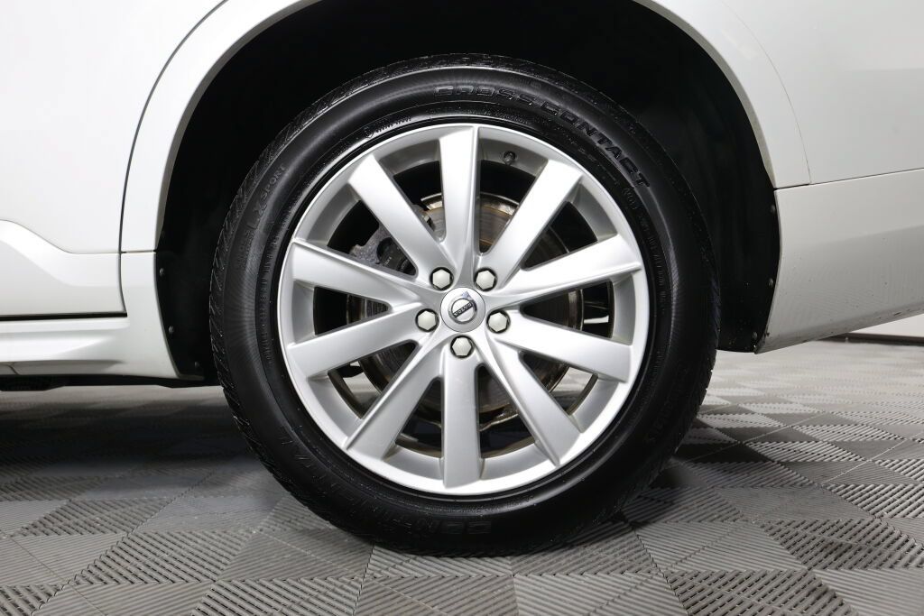Used 2016 Volvo XC90 T6 Momentum w/ Momentum Plus Package AWD/4WD image 8