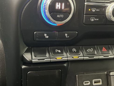 Used 2019 GMC Sierra 1500 SLE w/ SLE Value Package image 21