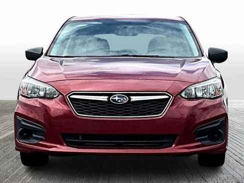 Used 2018 Subaru Impreza 2.0i image 2