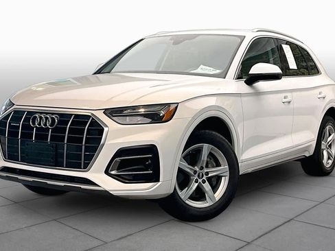 Used 2023 Audi Q5 2.0T Premium w/ Convenience Package AWD/4WD image 2