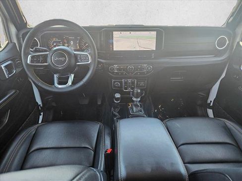 Used 2024 Jeep Wrangler Unlimited Sahara w/ Technology Group AWD/4WD image 18