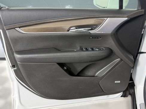 Used 2020 Cadillac XT6 FWD image 22