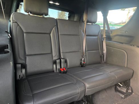 Used 2024 Chevrolet Suburban LT image 19