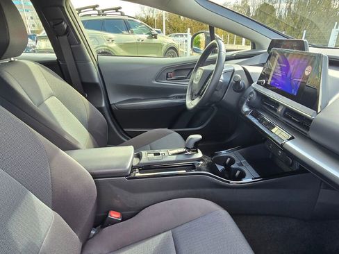 Used 2024 Toyota Prius LE FWD image 10