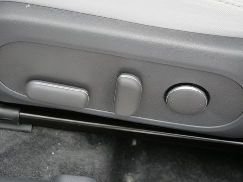 Certified 2025 Hyundai Kona SEL image 20