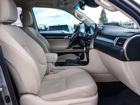 Used 2022 Lexus GX 460 Premium w/ Premium Package AWD/4WD image 17